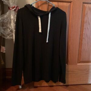 NWOT ZYIA XS Black pull over tunic.